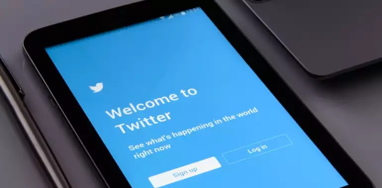 Twitter Banner Size: How AI is Shaking Up Social Media Optimization